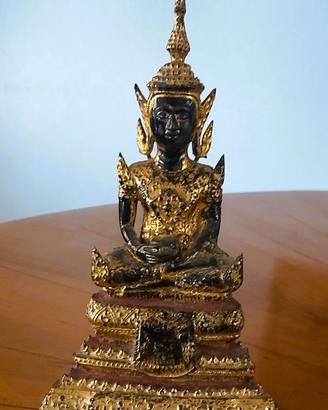 Buddha bronzo dorato e laccato