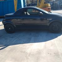 Ricambi Opel tigra anno 2009 nero