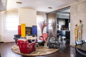 Attico / Mansarda di 340 m² con più di 5 locali e 
