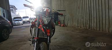 Moto Aprilia DorsoDuro 1200