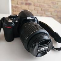 Fotocamera reflex con obbiettivi