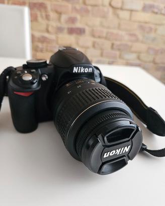 Fotocamera reflex con obbiettivi