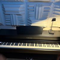 Pianoforte Yamaha CLP 535 B