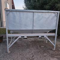 Contenitore per mangimi