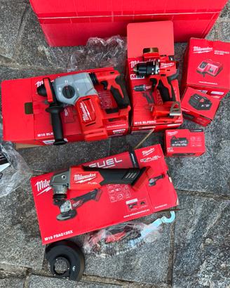 Kit milwaukee trapano, merigliatrice e tasselatore