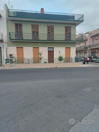 Casa con villetta da adibire per ufficio o studio