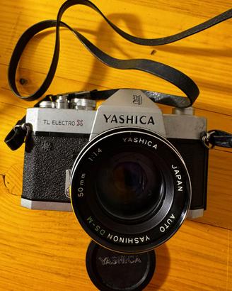 Macchina fotografica Yashica TL Electro X