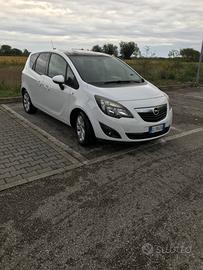 OPEL Meriva 2012 Neopatentati