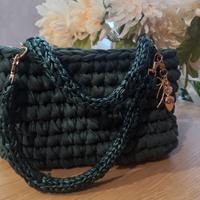 Borsa in fettuccia di cotone ad uncinetto 