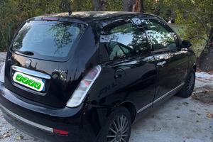 Lancia Ypsilon 1.3 MJT 75 CV Argento