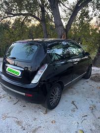 Lancia Ypsilon 1.3 MJT 75 CV Argento