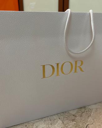 Busta Dior