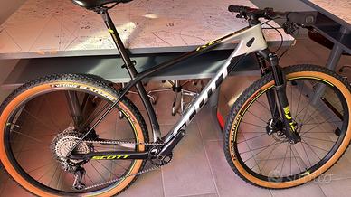 Scott scale RC World Cup 900. Taglia L  anno 2020
