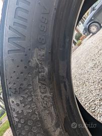 4 gomme auto Kumho 215/55/r18 invernali