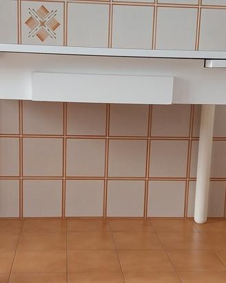 Tavolo cucina con sedie 