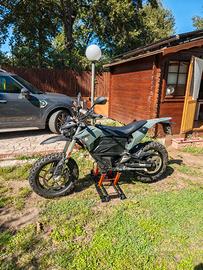 Zero FXS Elettrica + Ohlins + Caricatore Rapido