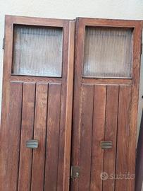 Portone in legno con lucernari anni 50