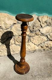 Colonna tornita in legno