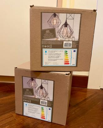 2 lampadari a sospensione con struttura in metallo