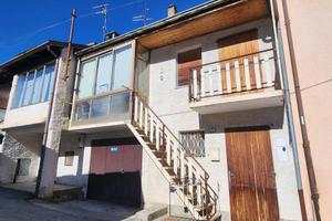 Casa indipendente di 76 m² con 5 locali a Entracqu