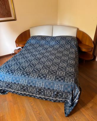 Letto matrimoniale ad angolo