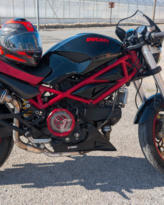Ducati monster 695 