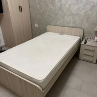 Letto su misura piu comodino