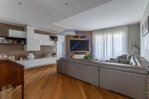 Appartamento di 153 m² con 5 locali e box auto dop
