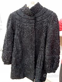 pelliccia di astracan nero
