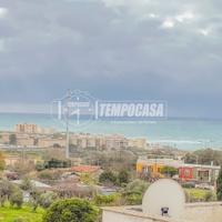 Trilocale 100mq terrazzo, posto auto vista mare pa