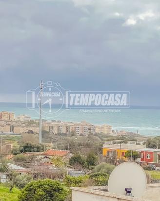 Trilocale 100mq terrazzo, posto auto vista mare pa
