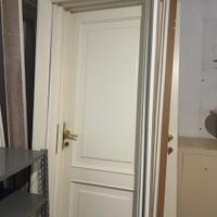 Si vendono le porte belle e buone.