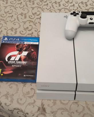 Playstation 4 + 2 Giochi