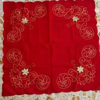 Centrino quadrato rosso