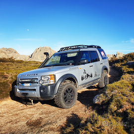 Land Rover Discovery 3 off road