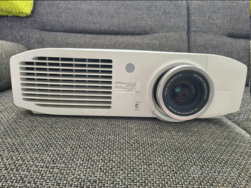 Videoproiettore Panasonic PT-AH1000