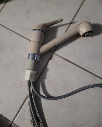 Rubinetto cucina con doccetta estraibile