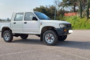 TOYOTA HILUX LN105 2.4 DIESEL 