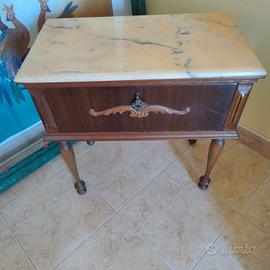 mobiletto porta oggetti.