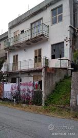 Casa indipendente su tre livelli