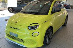ABARTH 500e Scorpionissima Elettrica • 155 CV