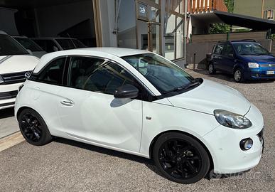 Opel Adam 1.2 69 cv Glam