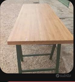 tavolo in legno massiccio