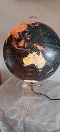 Mappamondo con luce
