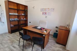 Stanza uso studio professionale .180,00
