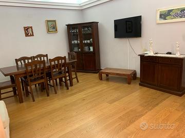 Soggiorno completo di divano