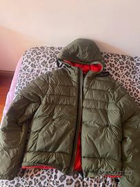 Piumino Kejo verde interno rosso