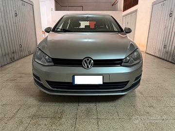Volkswagen Golf VII 1.6 TDI Confortline BlueMotion