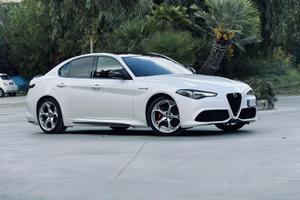Alfa Romeo GIULIA Veloce TI 2.2 AT8 210cv Q4