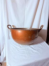 Antico secchio calderone in rame